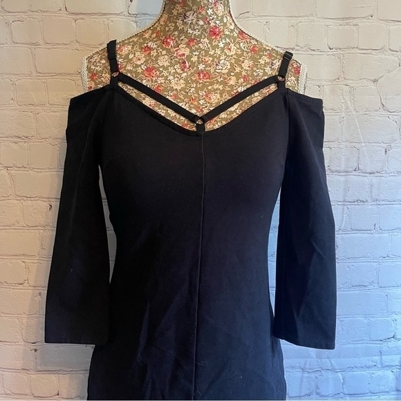 Bold Elements Bodycon Dress - Picture 2 of 7